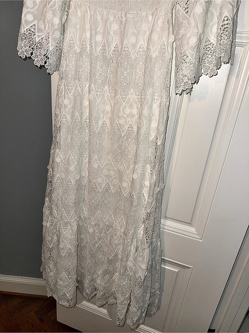 alice + olivia Roseline smocked White Lace Maxi Dress Large - Picture 11 of 16